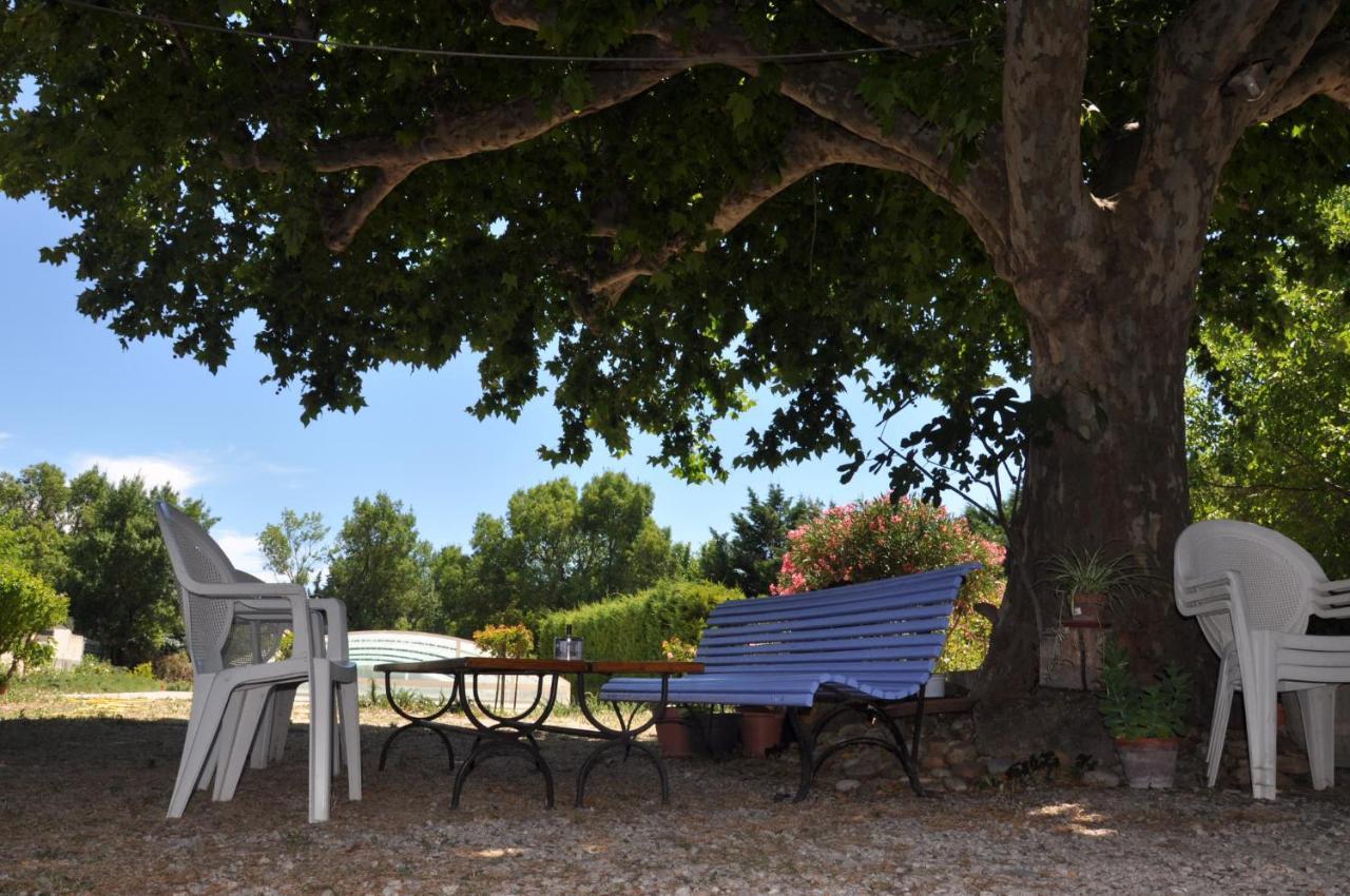 Hotel La Ferme De Tonton Jules 2 à Entraigues-sur-la-Sorgue Extérieur photo